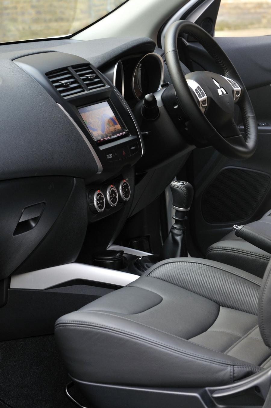  Mitsubishi ASX Black 2011 года  (UK) (фото 18 из 109)
